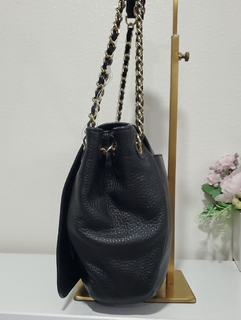 Tory Burch Black Pebble Leather Bombe Flap Shoulder Bag🖤💛 - Picture 7 of 16